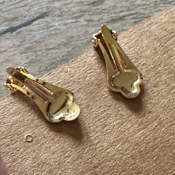 BOGO FREE FLORAL PEARL CRYSTAL CLIP ON EARRINGS - Picture 5 of 5